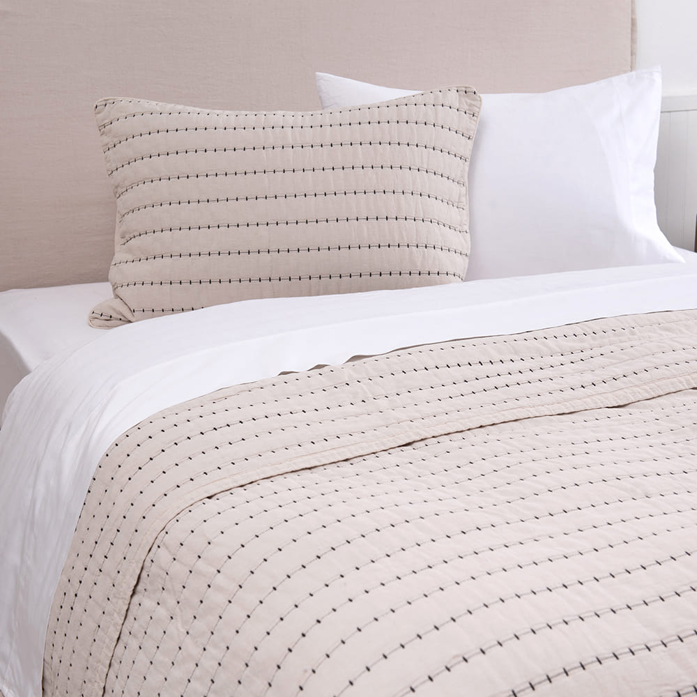 Cubrecama Quilt Lorenzo 1.5 Plazas Beige