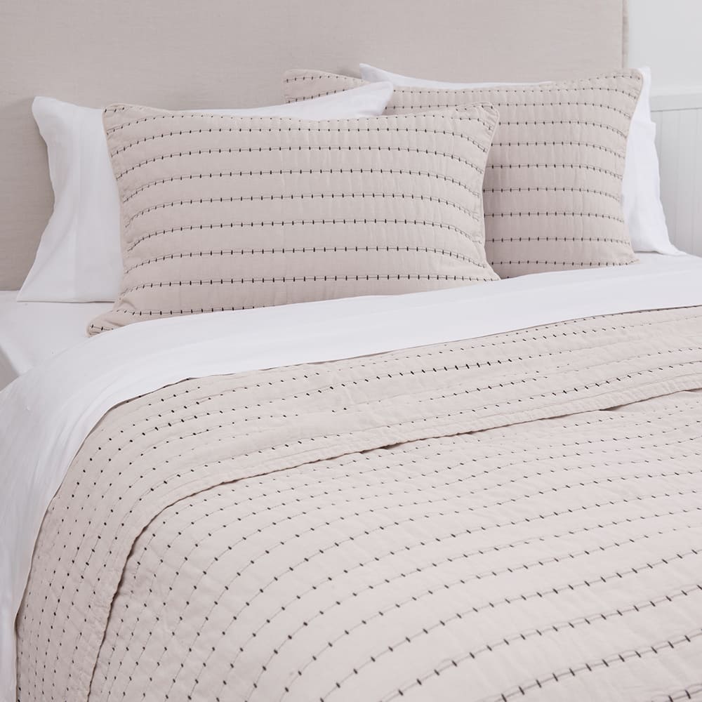 Cubrecama Quilt Lorenzo 2 Plazas Beige