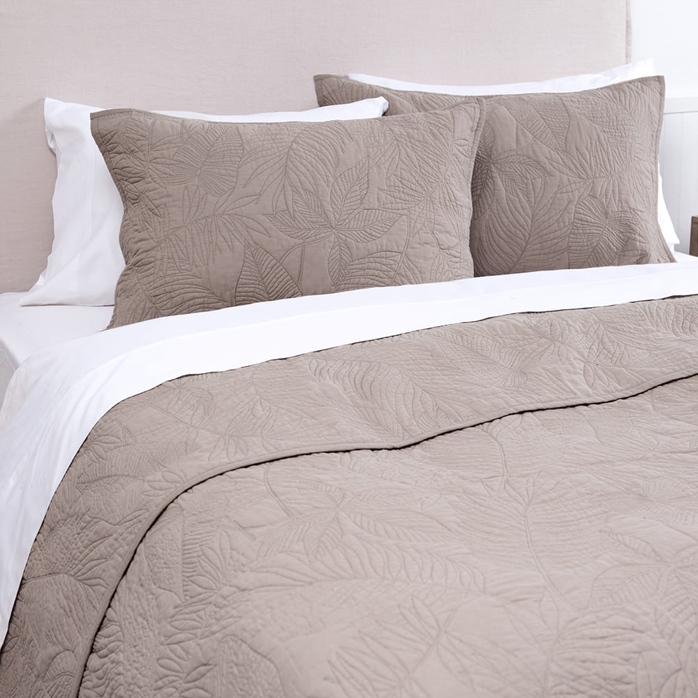Cubrecama Quilt Larisa 2 Plazas Beige