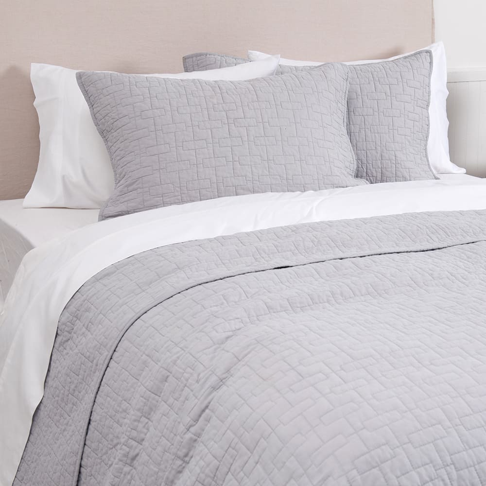 Cubrecama Quilt Mateo King Gris
