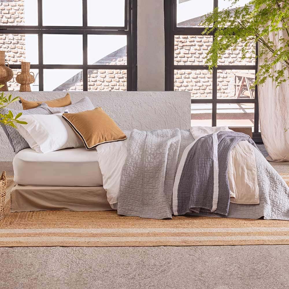 Cubrecama Quilt Mateo King Gris