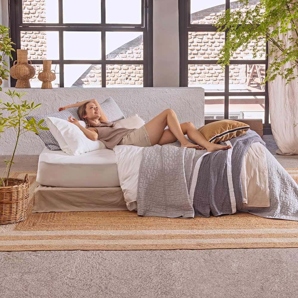 Cubrecama Quilt Mateo King Gris