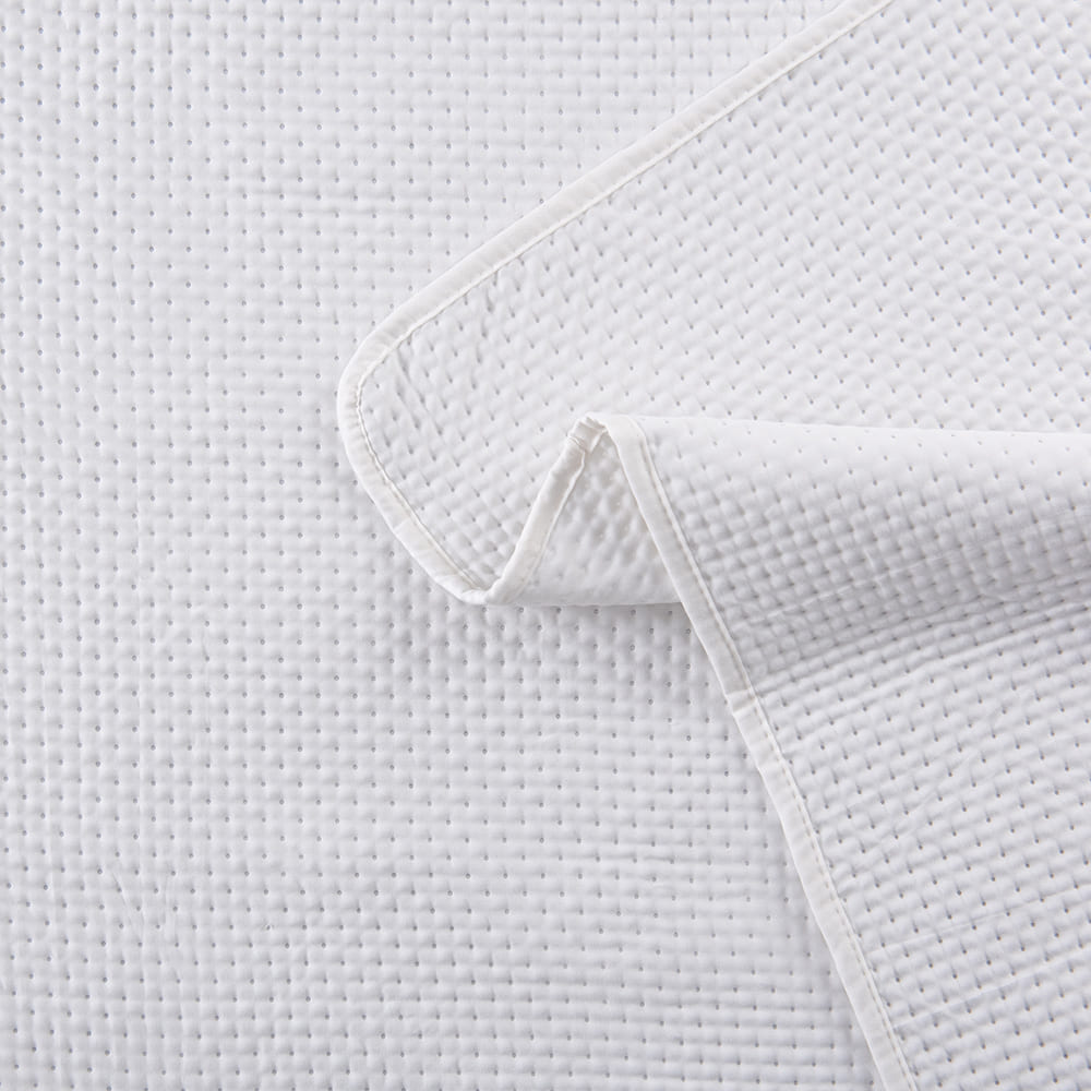 Cubrecama Quilt Pinsonic King Blanco