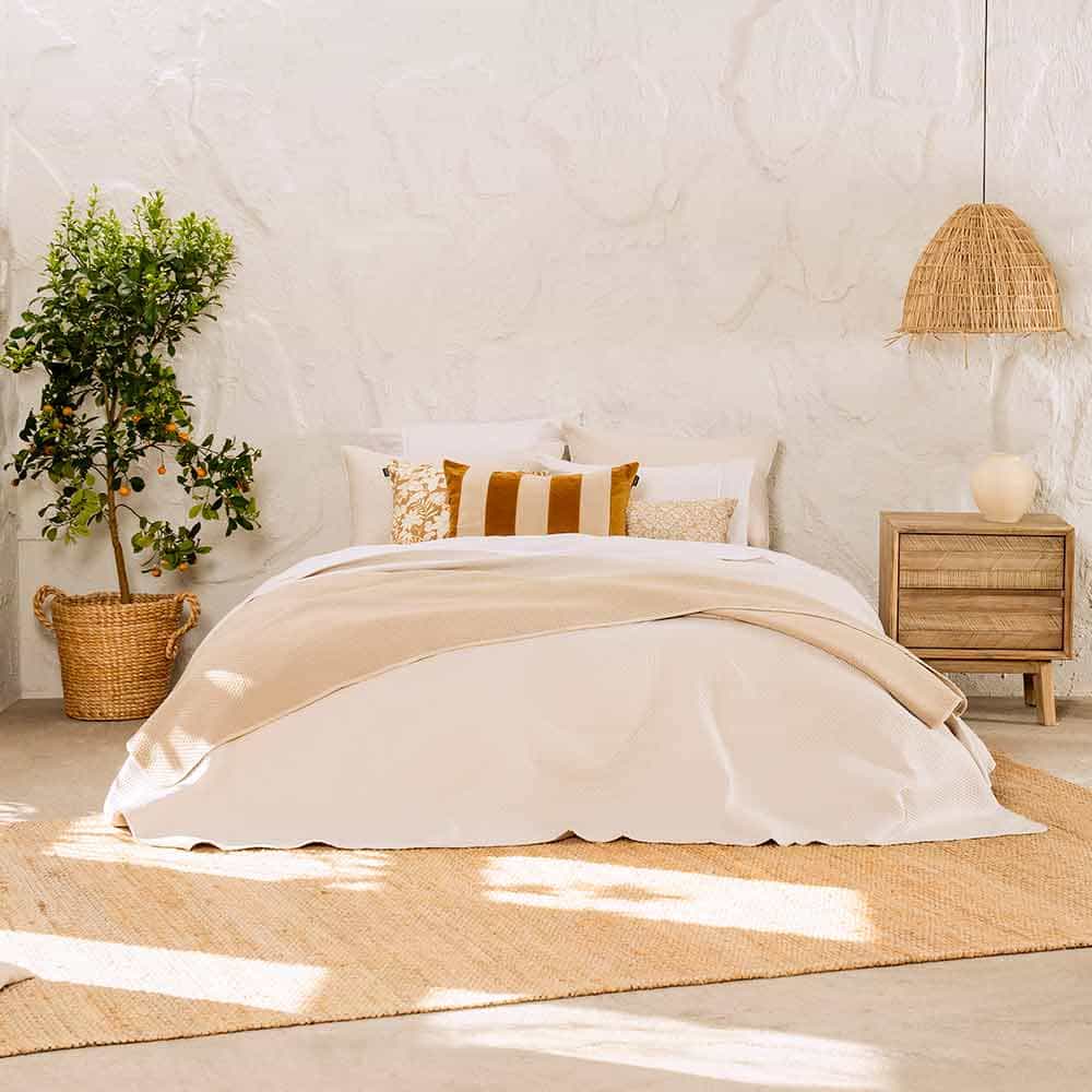 Cubrecama Quilt Pinsonic King Beige