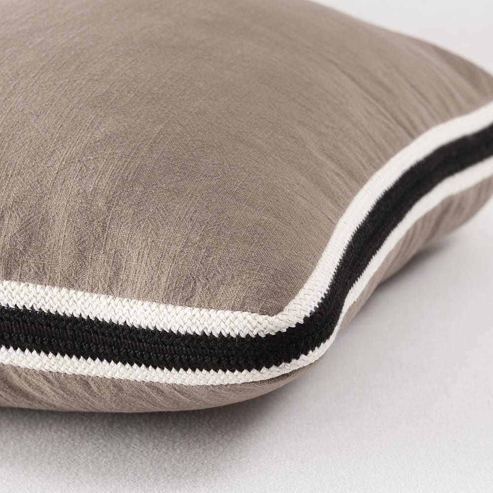 Cojín Ribbon 45x45cm Moka