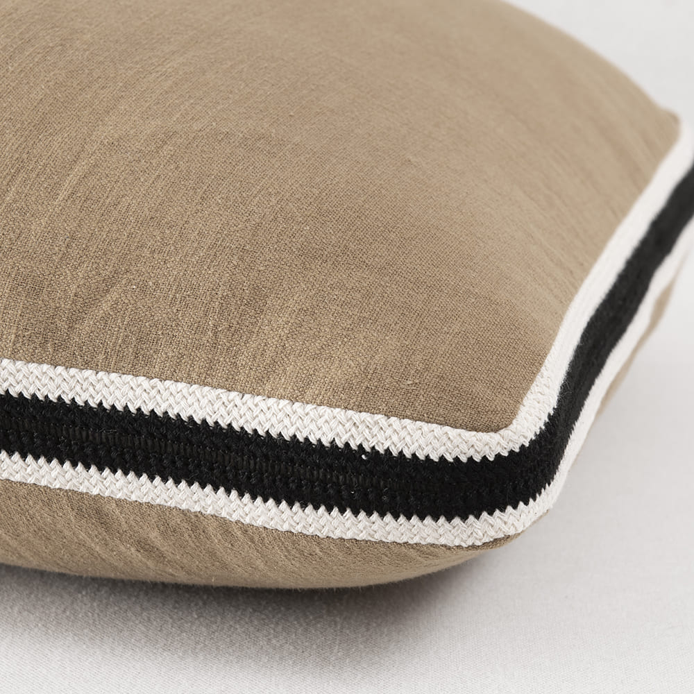 Cojín Ribbon 45x45cm Ocre