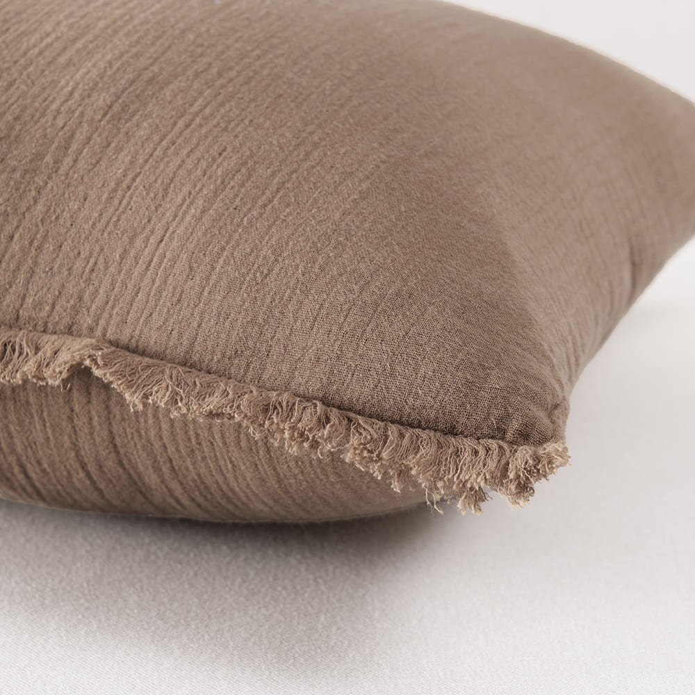 Cojín Muslin Flecos 45x45cm Café