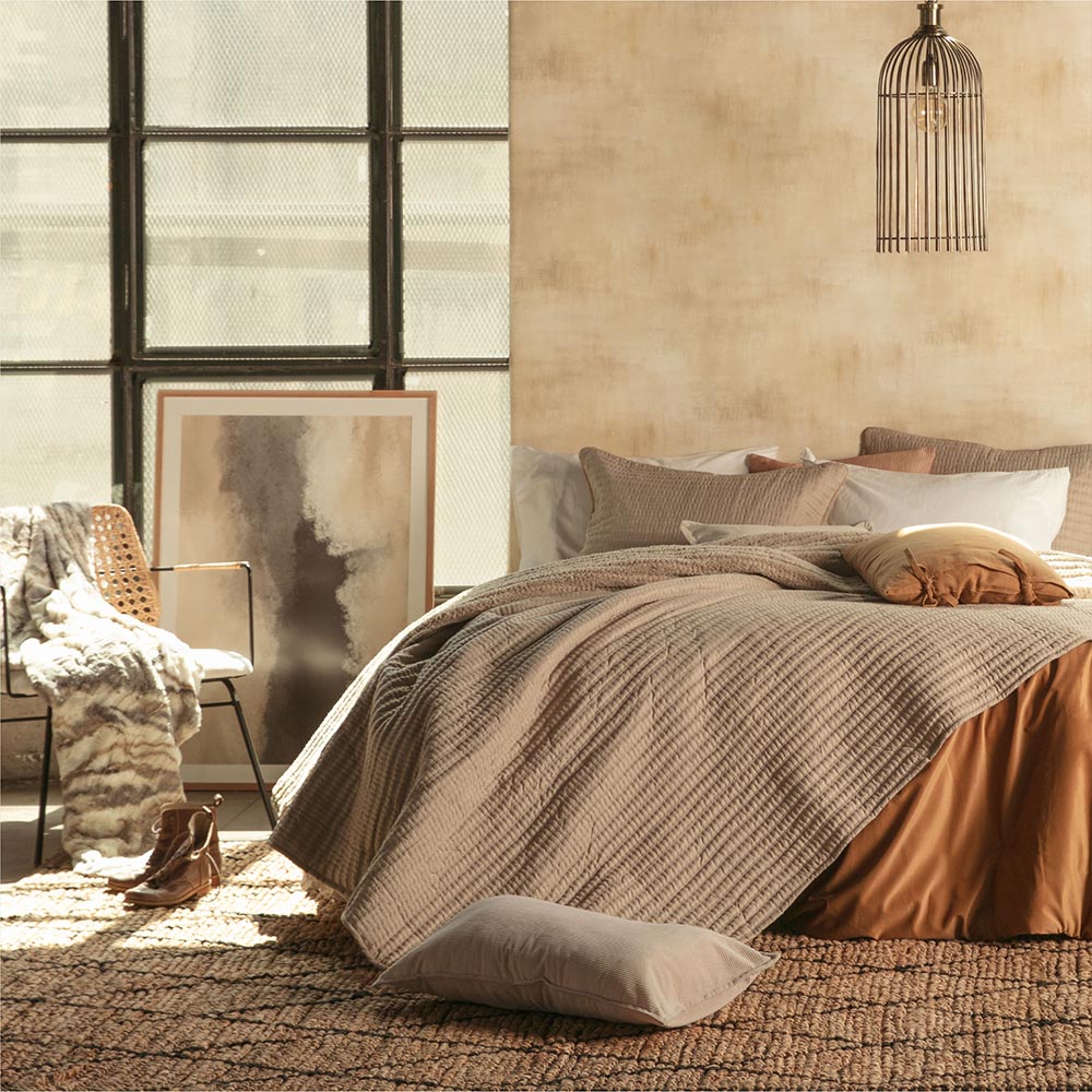 Cubrecama Quilt Lineal Sherpa King Visón