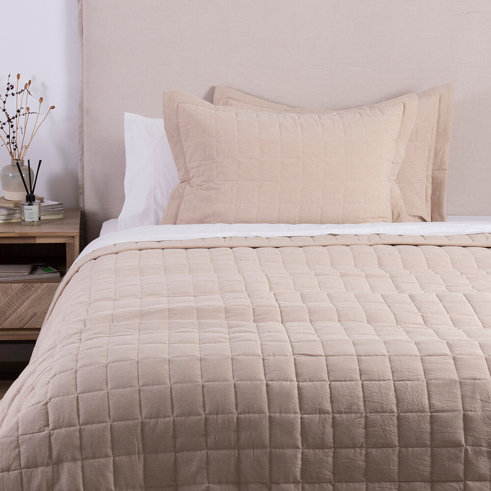 Cubrecama Quilt Oxford 1.5 Plazas Beige