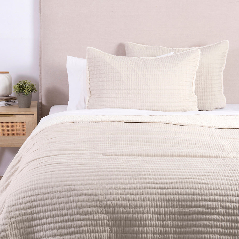 Cubrecama Quilt Lineal Sherpa King Crudo