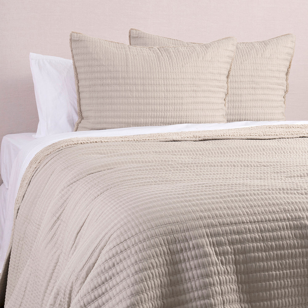 Cubrecama Quilt Lineal Sherpa King Visón